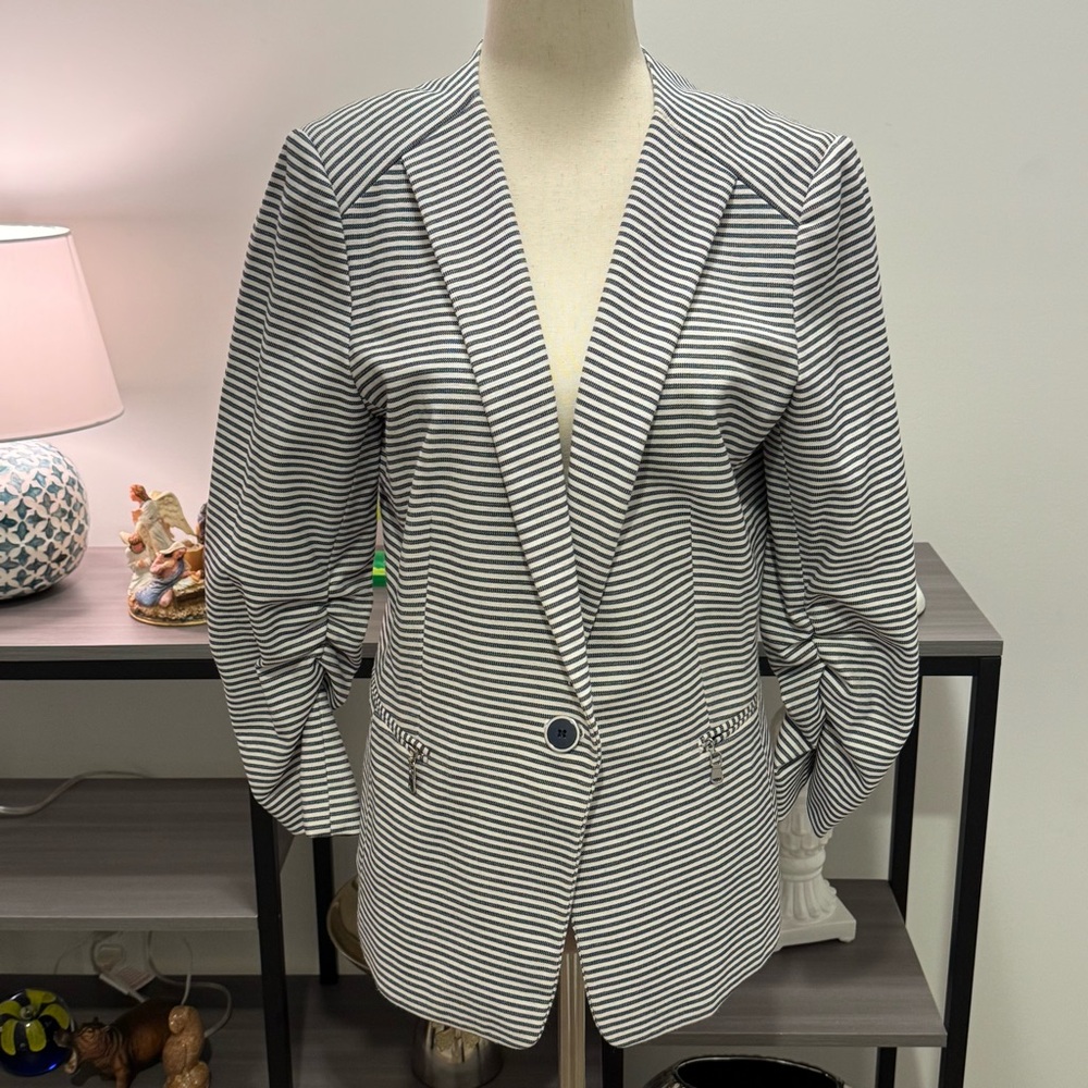 Antonio Melani Navy & Ivory Stripe Ruched-Sleeve Blazer – Women’s Size 8
